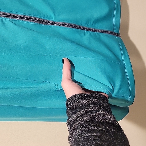 ❤️ UNDER ARMOUR FULL ZIP LIGHTWEIGHT TRACK JACKET, LARGE - Picture 8 of 10